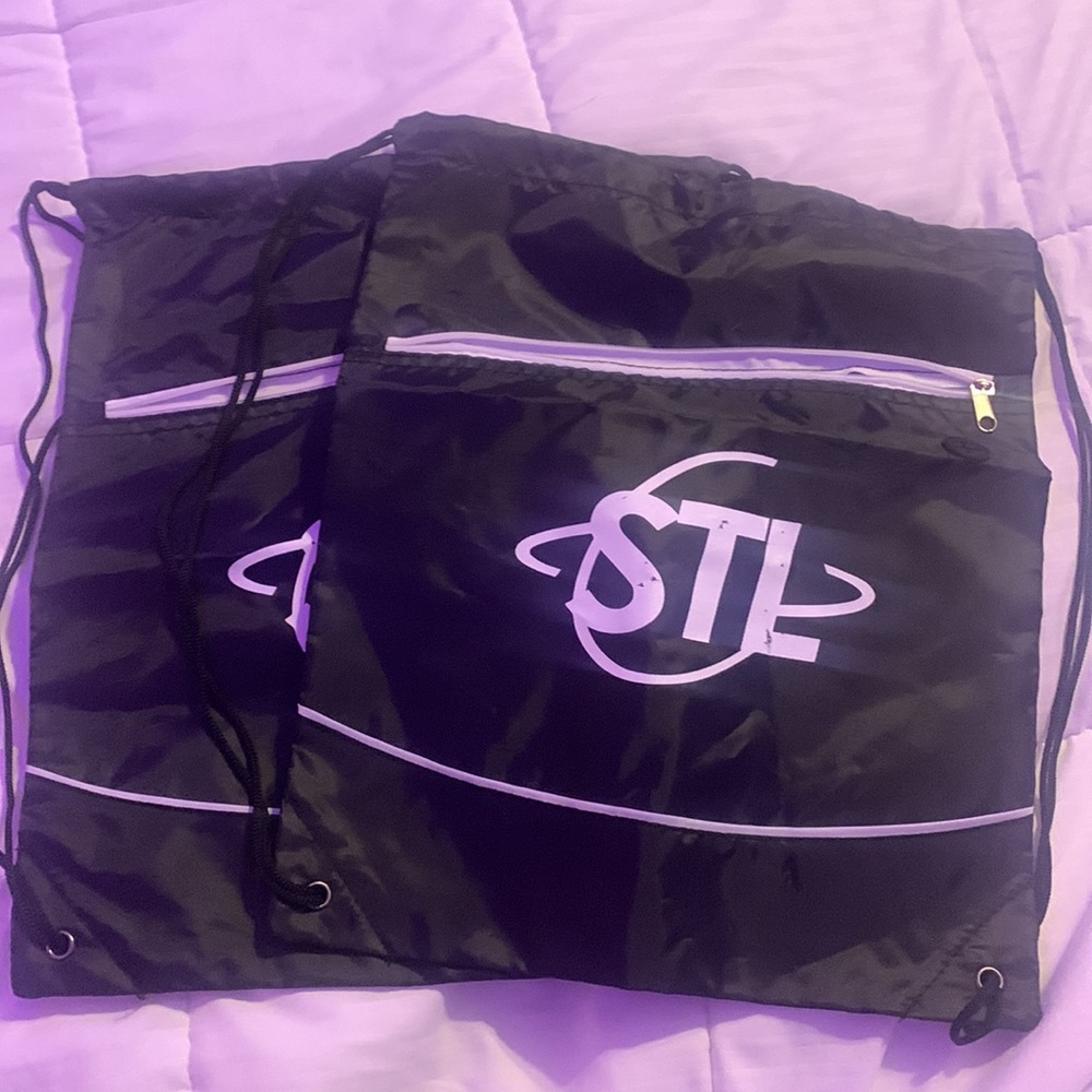2 STL drawstring bags